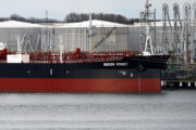 Стало известно о смертельном нападении на израильский нефтяной танкер: Происшествия: Мир: Lenta.ru