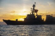 Стало известно об участии корабля США в инциденте с британским эсминцем в Крыму: Конфликты: Мир: Lenta.ru