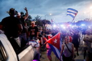 В США призвали нанести удар по Кубе
