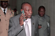 В Гвинее не захотели отпускать свергнутого президента из страны: Политика: Мир: Lenta.ru