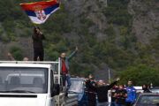 Сербия потребовала от полиции Косово уйти с севера региона: Политика: Мир: Lenta.ru