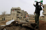Сирийские боевики сдали правительственным войскам сотни единиц оружия: Конфликты: Мир: Lenta.ru