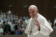 Папа Римский подарил 15 тысяч порций мороженого заключенным: Общество: Мир: Lenta.ru