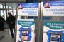 Россиян предупредили о случаях отъема снятых в банкомате денег