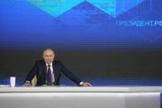 Путин пообещал поднять пенсии, но не сказал главное