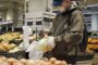 В магазин идти страшно: россияне сравнили свои чеки на продукты