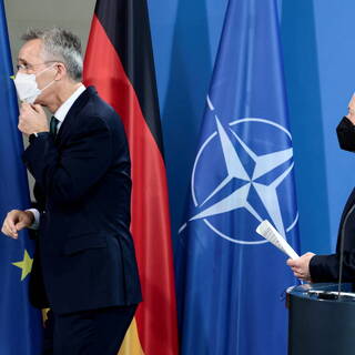 Генсек НАТО Йенс Столтенберг и канцлер Германии Олаф Шольц