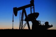 «Облегчить» нефтяные санкции против России Европу призвали даже США