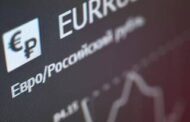 Укрепление доллара и евро на бирже объяснили
