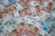 Растущий курс рубля опроверг логику чиновников