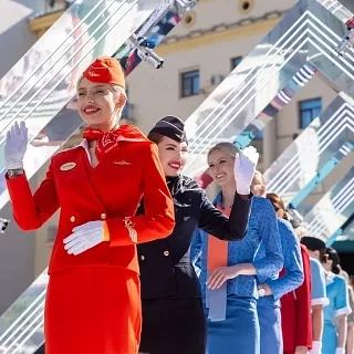 «Аэрофлот» представил ко Дню Москвы модный показ формы бортпроводников