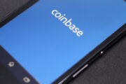 Клиенты Coinbase из Грузии вывели на свои счета лари по курсу в 100 раз выше рыночного