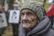 Разрыв между пенсиями и зарплатами в России станет вопиющим