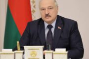 Лукашенко задумал лишить тунеядцев бесплатной медицины