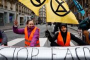 Названы последствия протестов во Франции