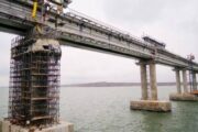 Хуснуллин: установлен первый пролет железнодорожной части Крымского моста
