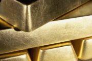 Россияне тоннами скупают золото: эксперты рассказали, как заработать на драгметаллах