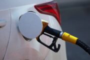 Запахло очередным подорожанием бензина: Минфин подстегнул цены