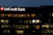 Крупные чешские банки начали закрывать счета россиянам и белорусам