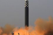 Северная Корея запустила межконтинентальную баллистическую ракету