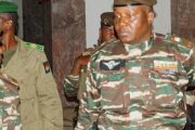 Делегация ЭКОВАС встретилась с лидером мятежников в Нигере