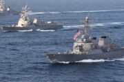 США начали военные учения возле российских территориальных вод