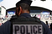 Во Франции задержали кричавшего «Аллах акбар» мужчину с ножами