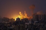 Журналист Херш заявил о планах Израиля уничтожить Газу авиабомбами JDAM
