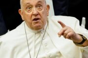 Папа Римский призвал Израиль не отвечать террором на террор