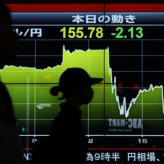 Японская иена резко укрепилась после рекордного обвала