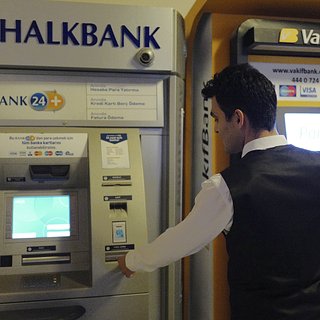 Россияне стали чаще открывать банковские счета в Турции